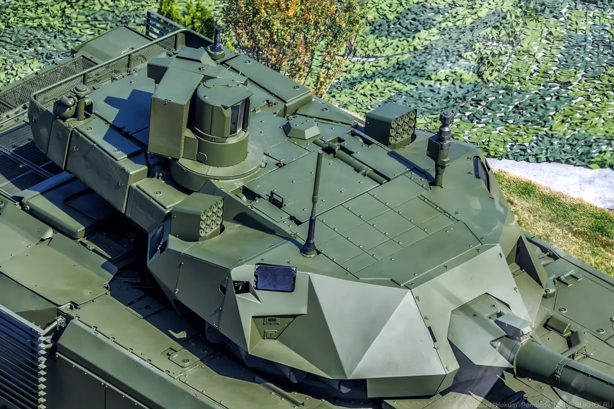T-14 Armata turret showing the four AESA radar panels and mortar launcher positions for the Afganit APS